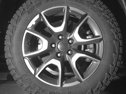 Used 2025 Jeep Compass Trailhawk AWD/4WD image 13