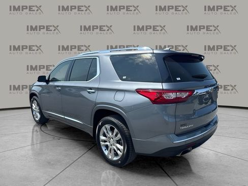 Used 2021 Chevrolet Traverse High Country FWD image 2