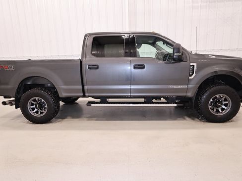 Certified 2019 Ford F250 XLT w/ XLT Value Package image 2