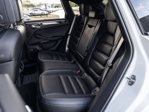 Certified 2026 Porsche Macan S AWD/4WD image 37