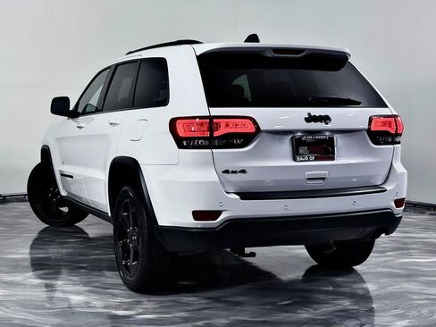 Used 2019 Jeep Grand Cherokee Laredo AWD/4WD image 11