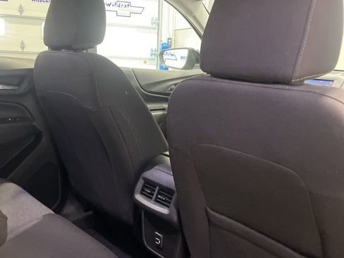 Used 2024 Chevrolet Equinox LT image 39