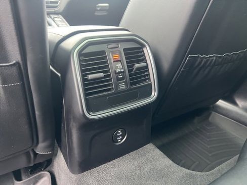 Used 2021 Porsche Macan S image 25