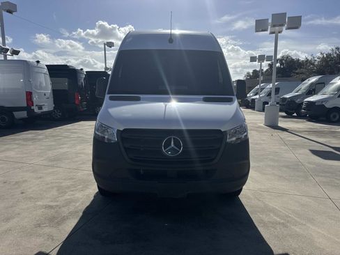 Used 2024 Mercedes-Benz Sprinter 2500 image 15