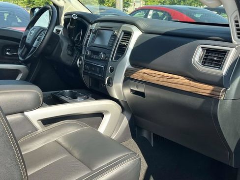 Used 2019 Nissan Titan SL RWD image 24