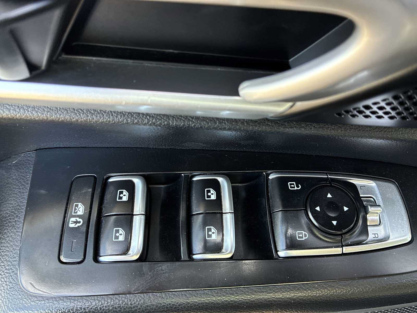 Used 2022 Kia Telluride LX AWD/4WD image 15