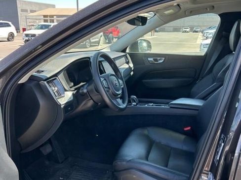 Used 2023 Volvo XC60 B5 Core w/ Climate Package AWD/4WD image 3