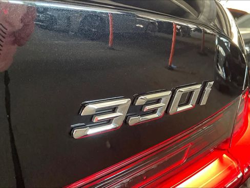 Certified 2025 BMW 330i Sedan image 10