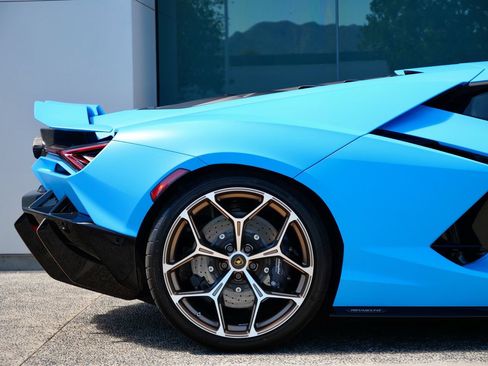 Used 2025 Lamborghini Revuelto AWD/4WD image 13