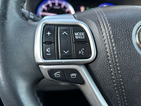 Used 2016 Toyota Highlander Limited w/ Driver Technology Package image 20