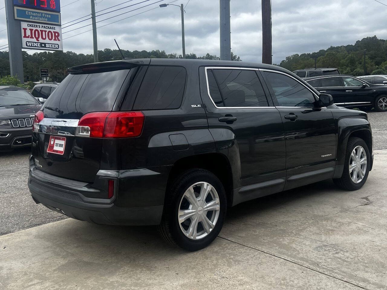 Used 2017 GMC Terrain SLE FWD image 6