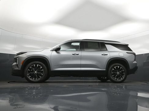 New 2026 Chevrolet Traverse LT w/ Sun and Wheel Package FWD image 39