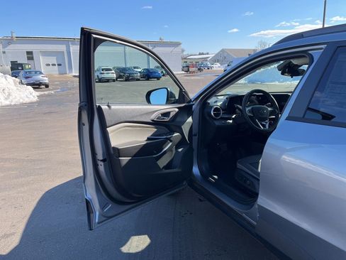 New 2026 Chevrolet Trax ACTIV w/ Sunroof Package image 17