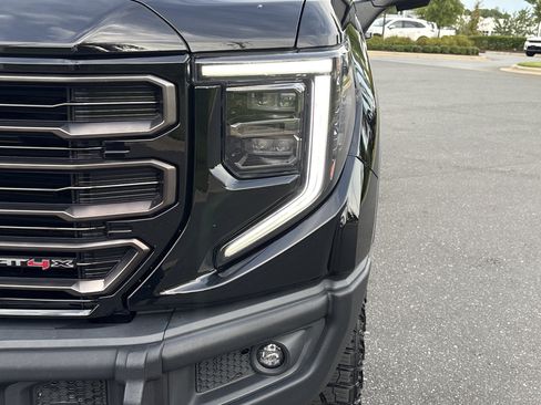 Used 2023 GMC Sierra 1500 AT4X AWD/4WD image 11