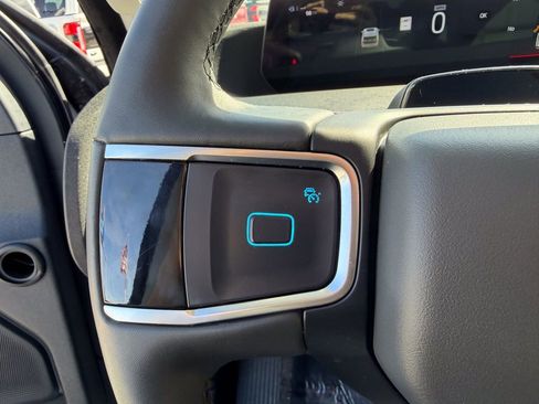 Used 2025 Ford Expedition Active image 27