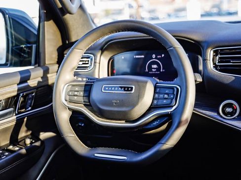 Used 2024 Jeep Wagoneer Series II w/ Flexible Seating Group image 18