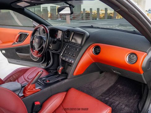 Used 2014 Nissan GT-R Premium w/ Premium Interior Package image 24