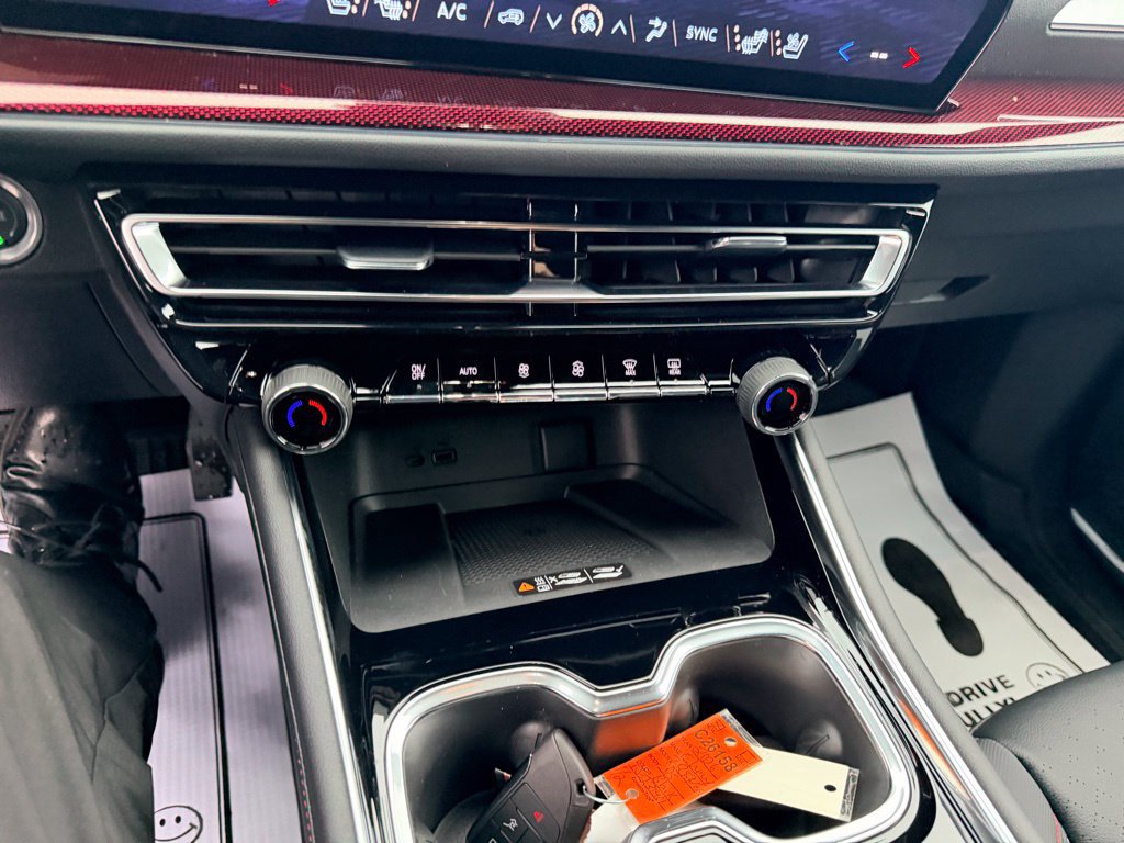New 2026 Chevrolet Traverse RS w/ LPO, Floor Liner Package FWD image 19