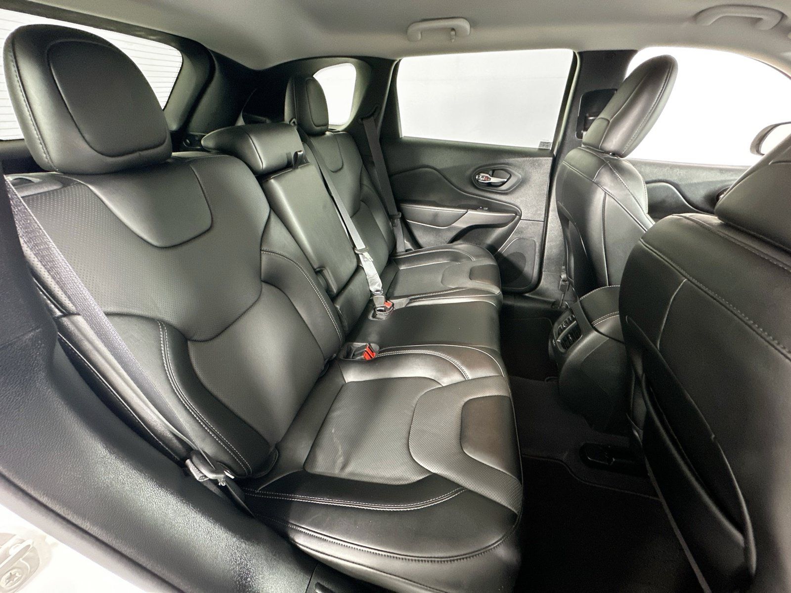 Used 2022 Jeep Cherokee Latitude Lux AWD/4WD image 25