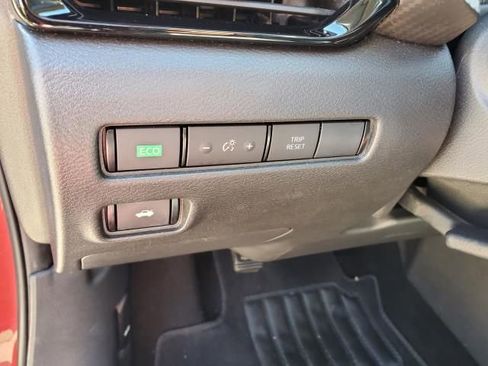 Used 2022 Nissan Sentra SR w/ Trunk Package image 18