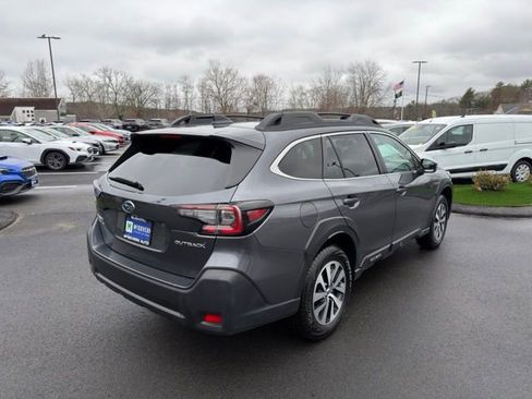 Used 2025 Subaru Outback Premium AWD/4WD image 6