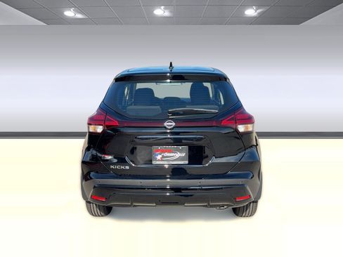 New 2025 Nissan Kicks Play S image 10