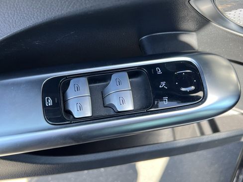 Used 2023 Mercedes-Benz C 300 4MATIC Sedan image 15