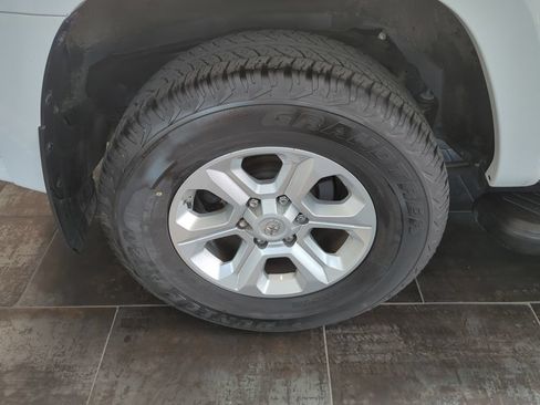Used 2021 Toyota 4Runner SR5 Premium w/ Moonroof Package AWD/4WD image 6