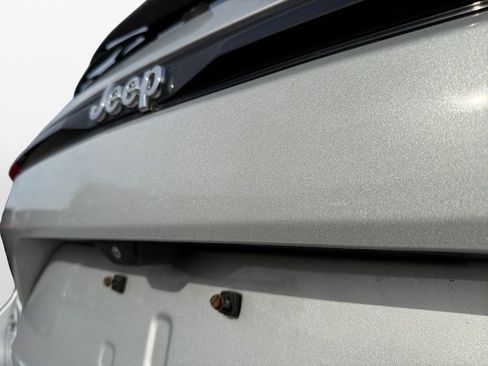 Certified 2022 Jeep Grand Cherokee Limited image 16