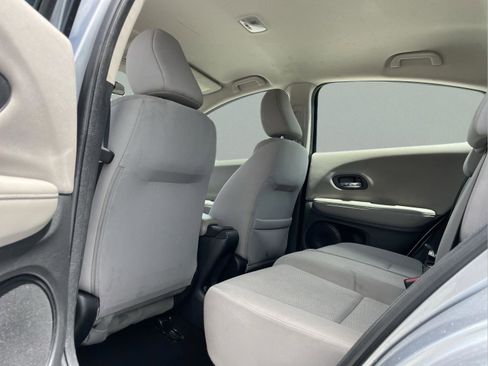 Used 2018 Honda HR-V LX image 17