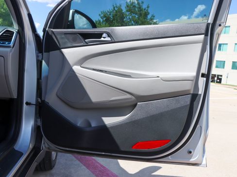 Used 2016 Hyundai Tucson Sport FWD image 9