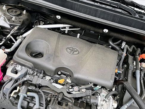 Used 2024 Toyota RAV4 LE image 28