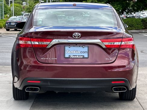 Used 2015 Toyota Avalon XLE Touring FWD image 4