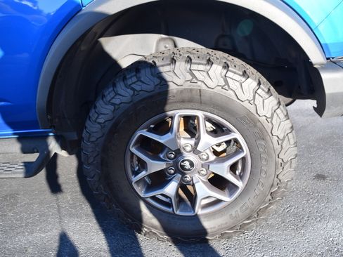 Used 2023 Ford Bronco Badlands image 6