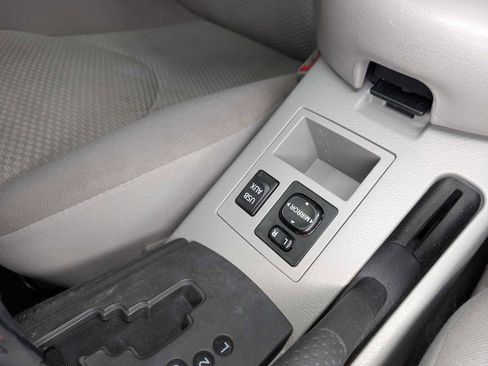 Used 2012 Toyota RAV4 4WD w/ Upgrade Value Pkg image 26