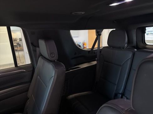 Used 2022 Chevrolet Suburban RST w/ Luxury Package AWD/4WD image 19