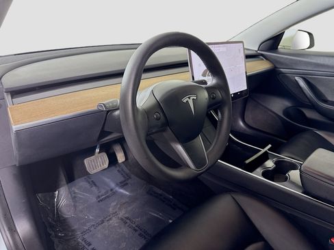 Used 2020 Tesla Model 3 Standard Range Plus image 22