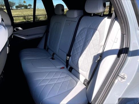 Used 2025 BMW X5 xDrive40i w/ M Sport Package image 21