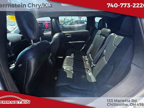 Used 2020 Jeep Cherokee Limited w/ Luxury Group AWD/4WD image 23