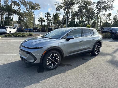 New 2026 Chevrolet Equinox EV LT image 7