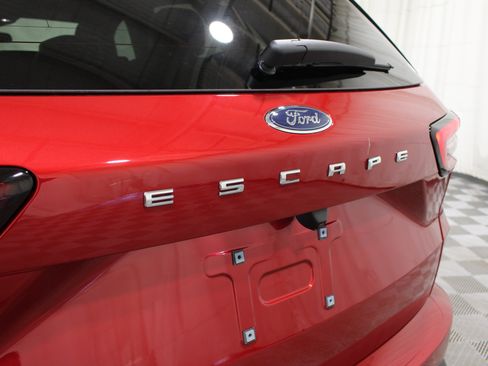 Used 2024 Ford Escape ST-Line w/ Tech Pack #1 FWD image 28