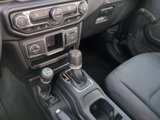 Certified 2022 Jeep Wrangler Sport AWD/4WD image 17