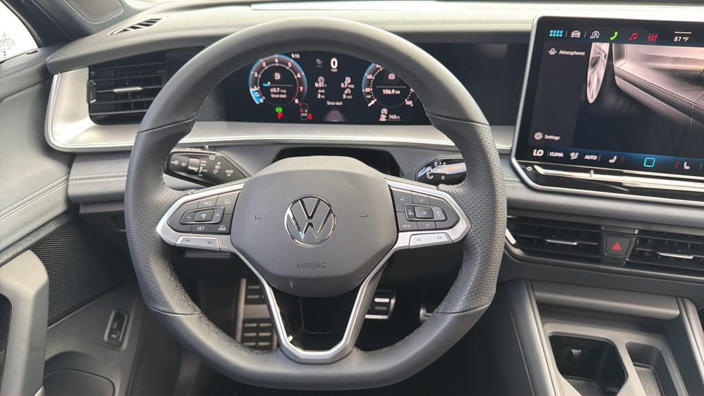 New 2026 Volkswagen Tiguan SE R-Line FWD image 12