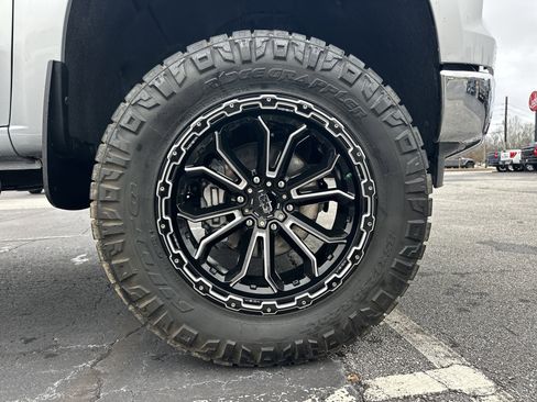 Used 2022 Chevrolet Silverado 1500 LTZ image 13