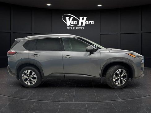 Used 2021 Nissan Rogue SV AWD/4WD image 8