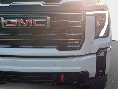 New 2026 GMC Sierra 2500 AT4 w/ AT4 Premium Plus Package AWD/4WD image 9
