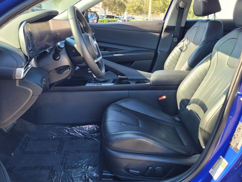 Used 2023 Hyundai Elantra Limited image 10