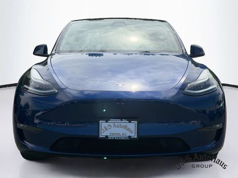 Used 2023 Tesla Model Y Long Range AWD/4WD image 2