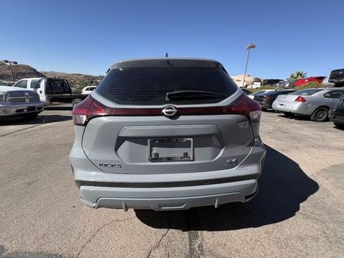 Used 2023 Nissan Kicks SV FWD image 4