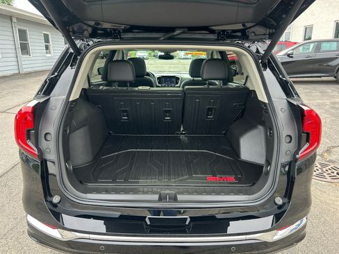 Used 2022 GMC Terrain Denali w/ Black Diamond Edition AWD/4WD image 27